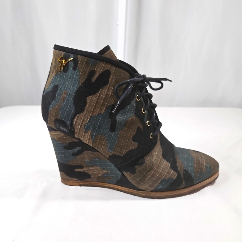Giuseppe Zanotti Camo Wedge Ankle Boots Size 40.5